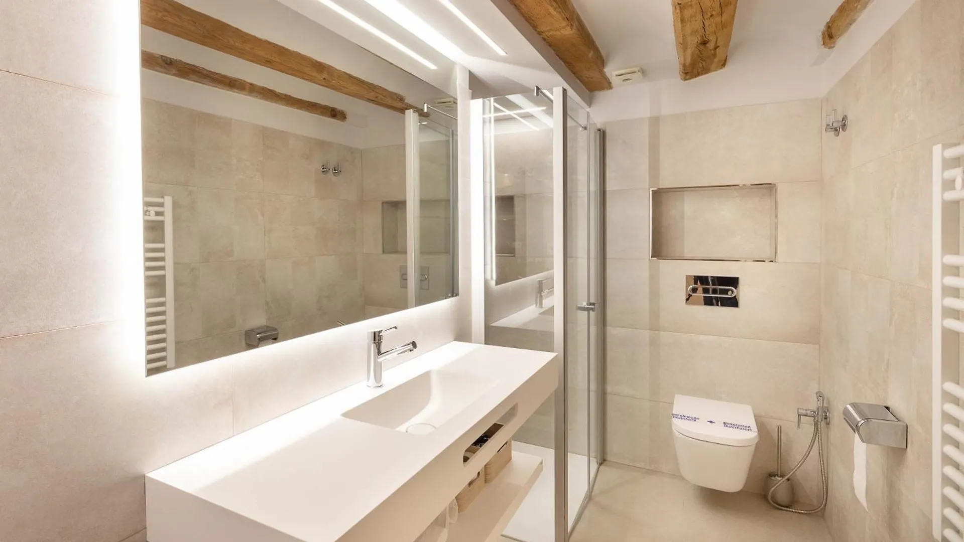 C&C Apartments فيغيريس