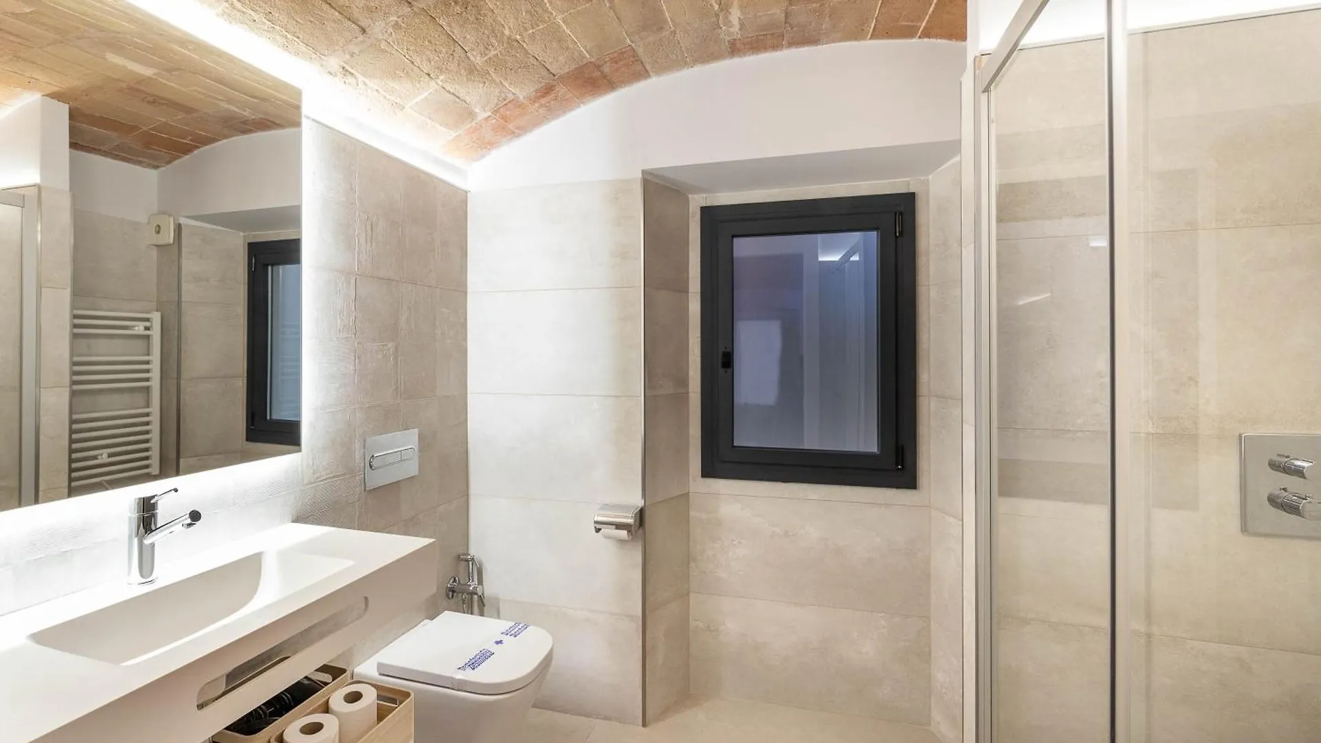 C&C Apartments فيغيريس إسبانيا