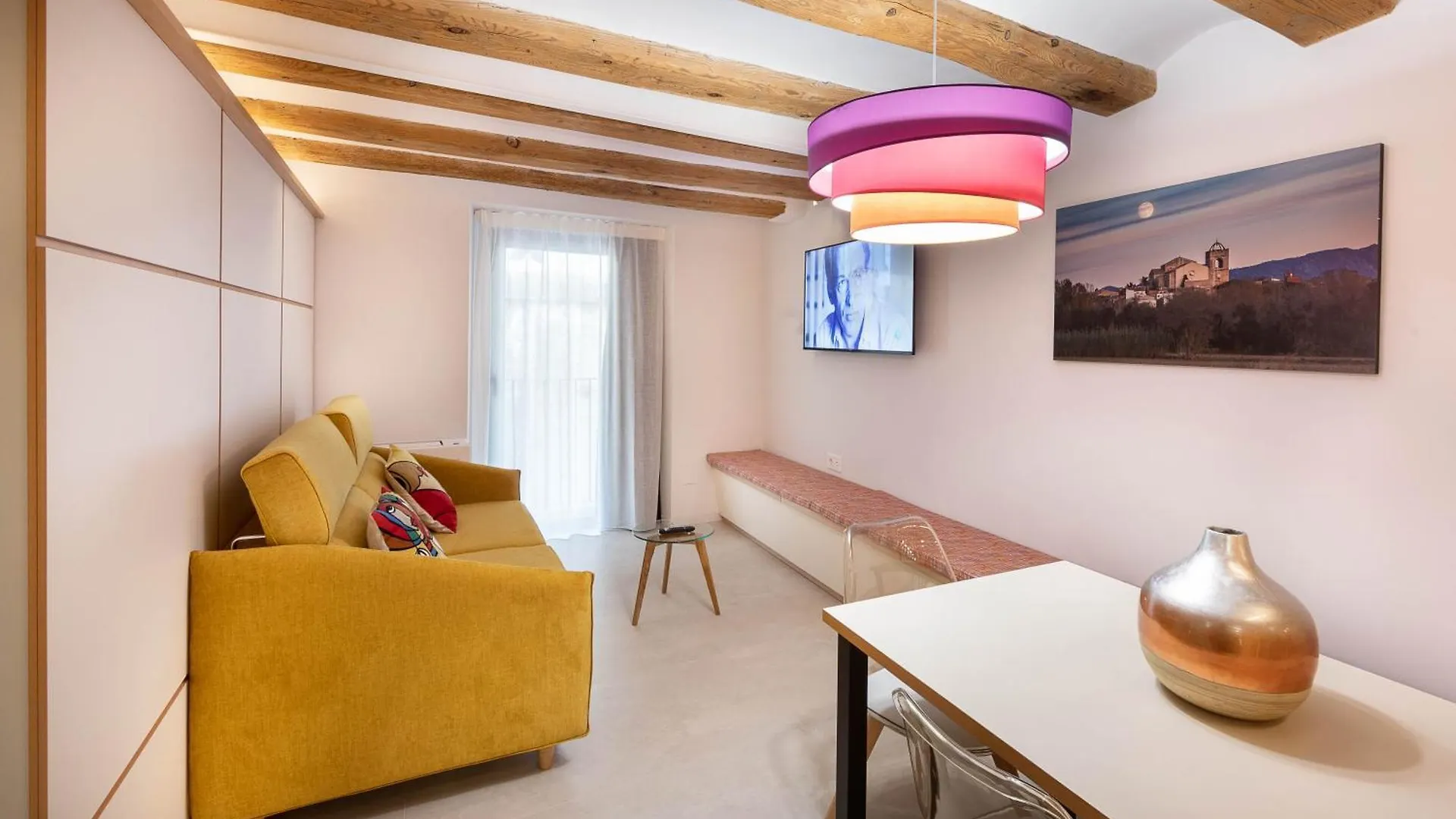 C&C Apartments فيغيريس 0*,  إسبانيا